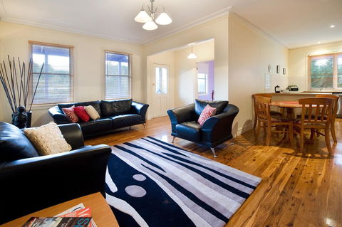 French Doors - Kingaroy Accommodation 1