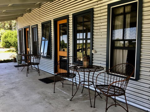 French Island Cottage - Kingaroy Accommodation 2