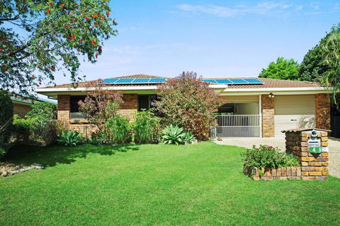 Freshly Revovated Dog Friendly House Walking Distance To Waterfront! - Kingaroy Accommodation 0