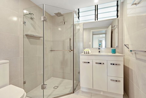 Fully Renovated Frangipani Beach Front Apartments - Kingaroy Accommodation 1