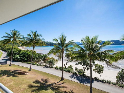 Fully Renovated Frangipani Beach Front Apartments - Kingaroy Accommodation 3