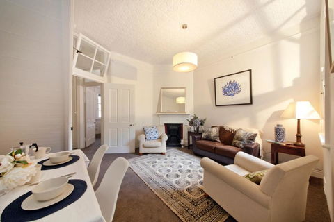 FUN TIMES In HUGE House 1 Minute To SYDNEY HARBOUR - Kingaroy Accommodation 0
