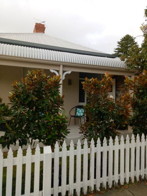 FUNKY COTTAGE - Kingaroy Accommodation 0