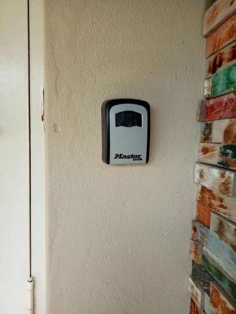 FUNKY COTTAGE - Kingaroy Accommodation 3