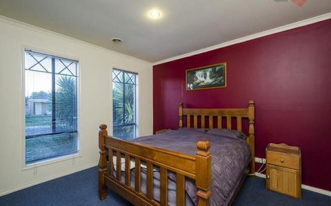 Galahonest Seabrook House West Melbourne - Kingaroy Accommodation 0