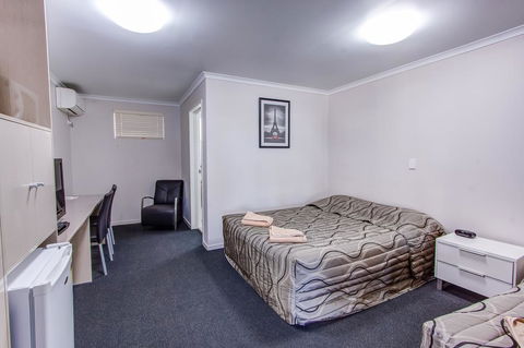 Galaxy Mackay Motor Inn - Kingaroy Accommodation 3
