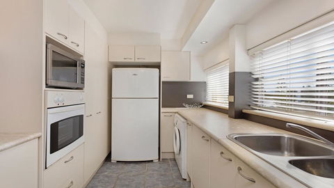 Garden Apartment @ Forster Tower - Kingaroy Accommodation 3