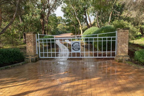 Garden Pavilion - Art House Yallingup - Kingaroy Accommodation 1