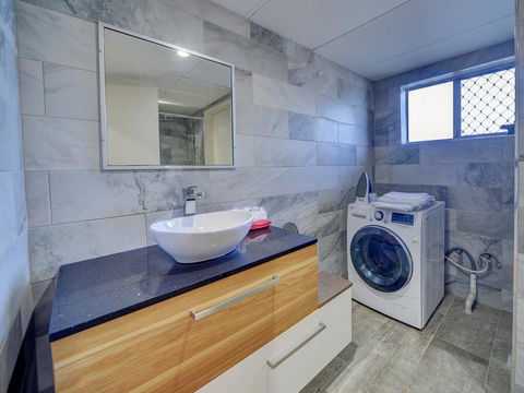 GCHM Beachside Getaway With Netflix & Wi-Fi - Kingaroy Accommodation 3