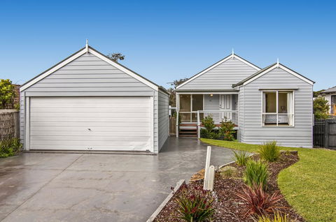 GDay Beach House - Kingaroy Accommodation 0