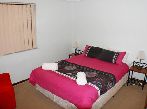 Geraldton Holiday Unit - Kingaroy Accommodation 2