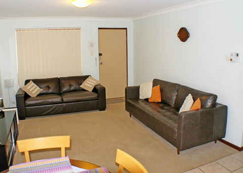 Geraldton Holiday Unit - Kingaroy Accommodation 1