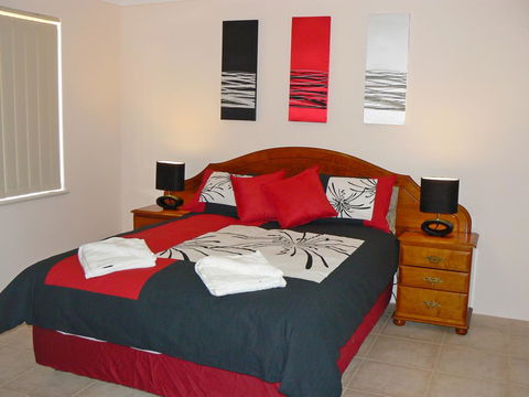 Geraldton Luxury Vacation Home - Kingaroy Accommodation 0