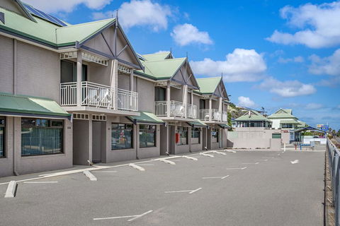 Geraldton Motor Inn - Kingaroy Accommodation 0