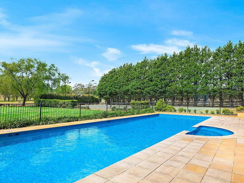 Gerron Park - Country Luxe, Tennis Court And Pool - Kingaroy Accommodation 2