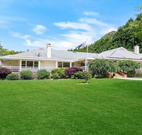 Gerron Park - country luxe tennis court and pool - Kingaroy Accommodation