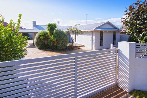 GIFFORD HOUSE - Kingaroy Accommodation 0