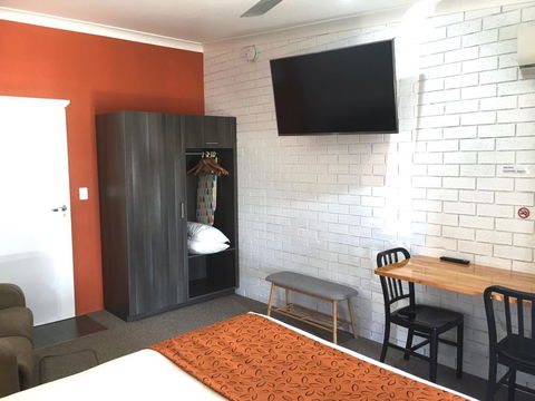 Gin Gin Village Motor Inn Motel - Kingaroy Accommodation 2