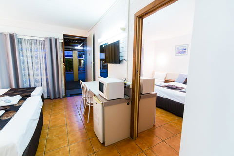 Gladstone Motel - Kingaroy Accommodation 1