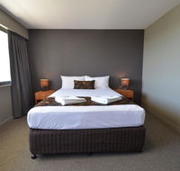 Gladstone Reef Hotel Motel - Kingaroy Accommodation