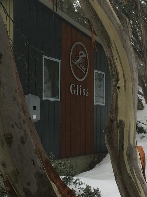 Gliss Ski Club - Kingaroy Accommodation 0