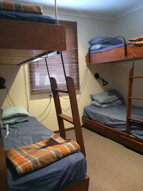 Gliss Ski Club - Kingaroy Accommodation 3
