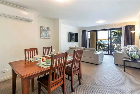 Gold Coast Apartment At Sandcastles On Broadwater - Kingaroy Accommodation 2