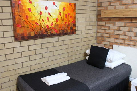 Golden Harvest Motor Inn Moree - Kingaroy Accommodation 2