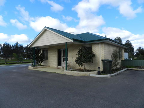 Golden Ponds - Kingaroy Accommodation 2
