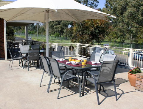 Golf Links Motel - Kingaroy Accommodation 3