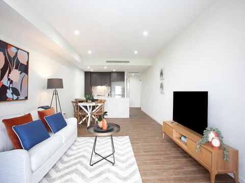 GOLF LOVERS RETREAT-Long/Short Term Lets AVL: L'Abode - Kingaroy Accommodation 1
