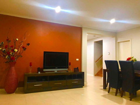 Golf View Charm - Kingaroy Accommodation 0