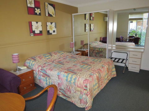 Golfview Lodge - Kingaroy Accommodation 3