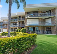 Great location close to waterfront Shops Restaurants and Cafes. - Kingaroy Accommodation