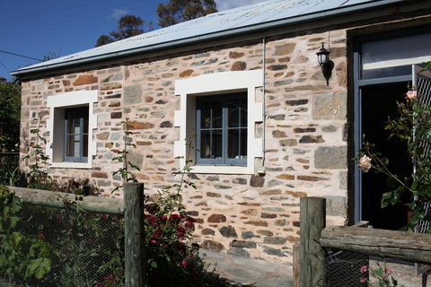 Griffiths Cottage - Kingaroy Accommodation 0