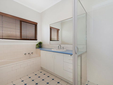 GUILDFORD COTTAGE - Kingaroy Accommodation 1