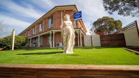 Hamilton's Queanbeyan Motel - Kingaroy Accommodation 0