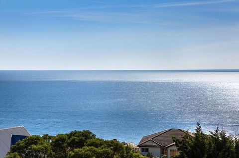 Hampton's Retreat Family Friendly, Water Views, Close To Beach With Heated Pool - Kingaroy Accommodation 1