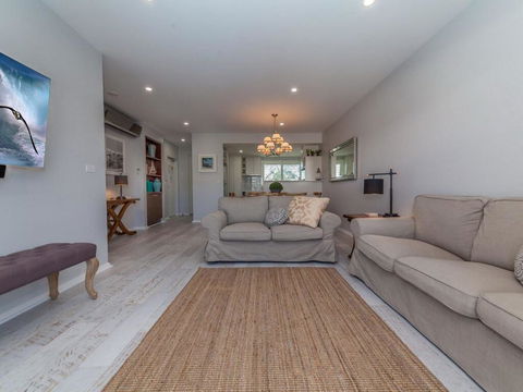 Hamptons Retreat @ Unit 259A Pacific Blue - Kingaroy Accommodation 3