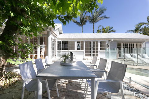 Hamptons Style Family Home 5 Minutes From Beach - Kingaroy Accommodation 3