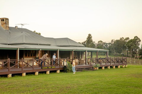 Hanging Tree Wines - Kingaroy Accommodation 1