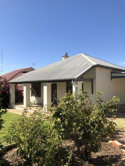 Happy Hours - Kingaroy Accommodation 0