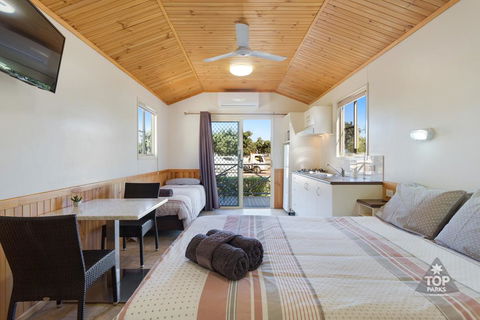 Harbour Lights Tourist Park - Kingaroy Accommodation 1