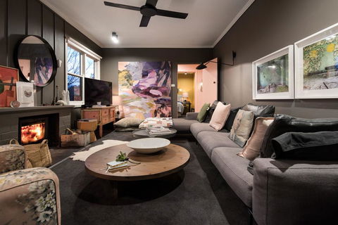 Harts Lane Beaux Haus - Kingaroy Accommodation 1