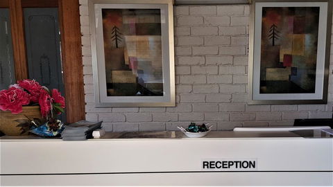 Hibiscus Lakeside Motel - Kingaroy Accommodation 1