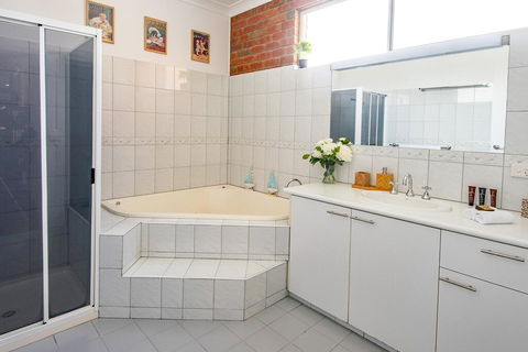 High Tide Five Star Appartment - Kingaroy Accommodation 2