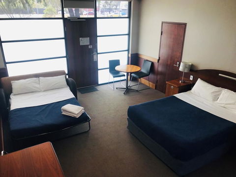 Highlander Hotel Bar Kitchen Rooftop - Kingaroy Accommodation 1