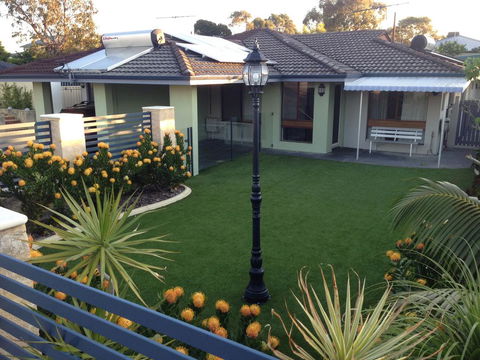 Hillarys Holiday Home - Kingaroy Accommodation 0