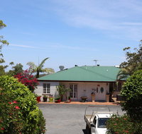 Hilltop on Tamborine - Kingaroy Accommodation