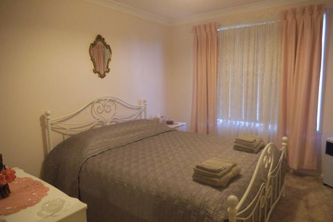 Hillview B & B Forbes - Kingaroy Accommodation 3